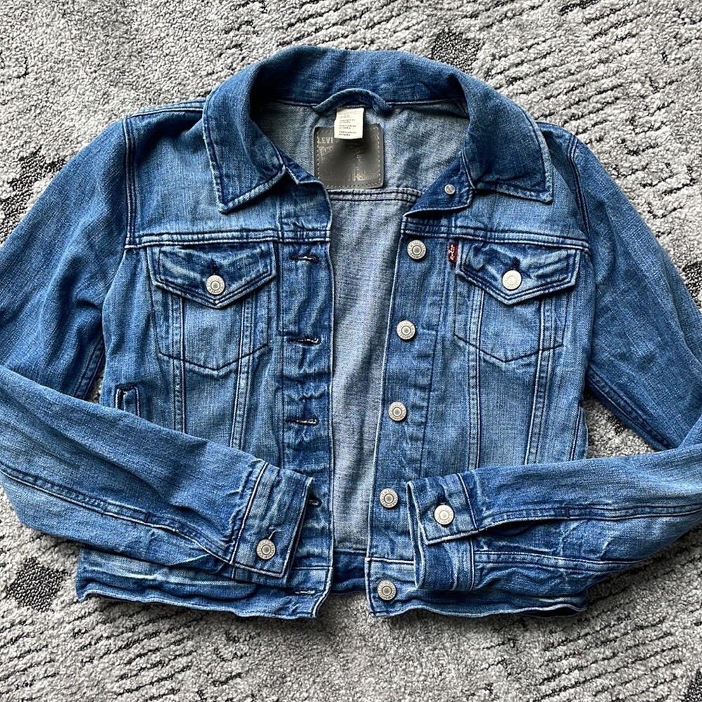 Levi’s Jean Jacket SZ Small